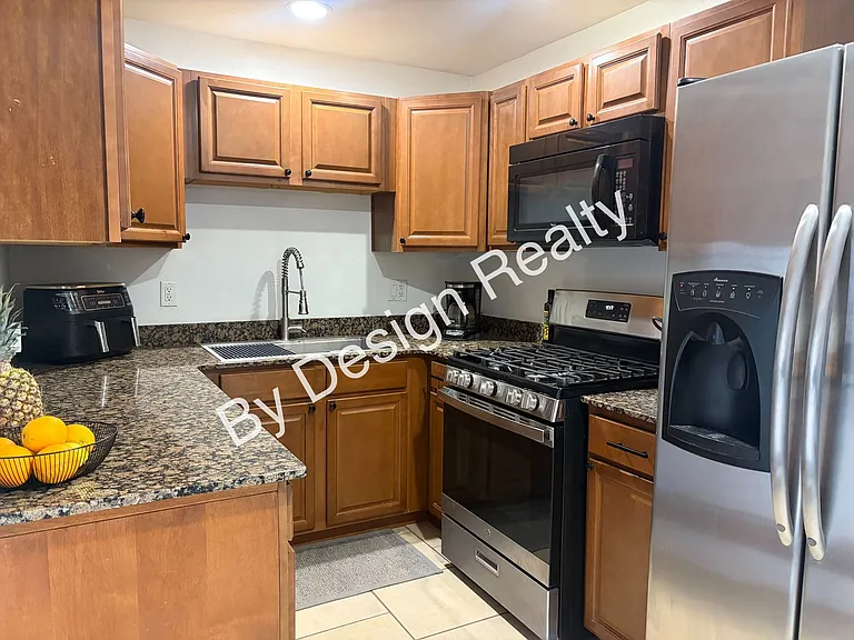 5840 E 36th St — Photo 5