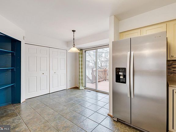 4th image of 8525 Woodland Manor Dr