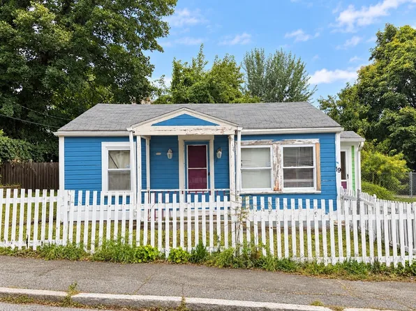 19 Lafrance Ct, New Bedford, MA 02740