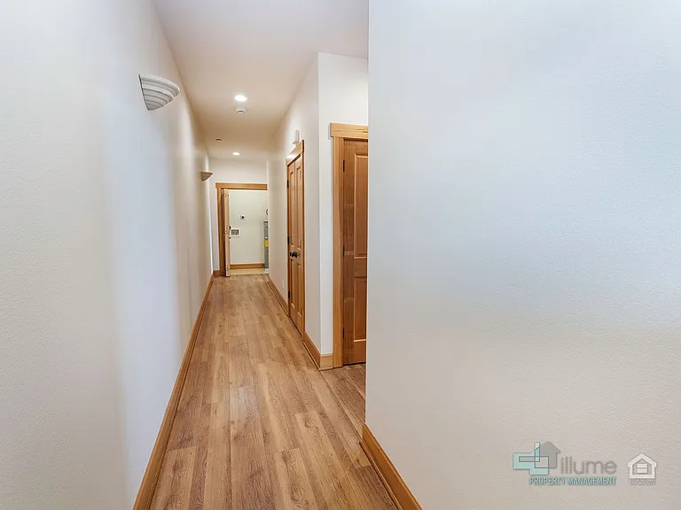 224 N Holladay Dr #201 — Photo 64