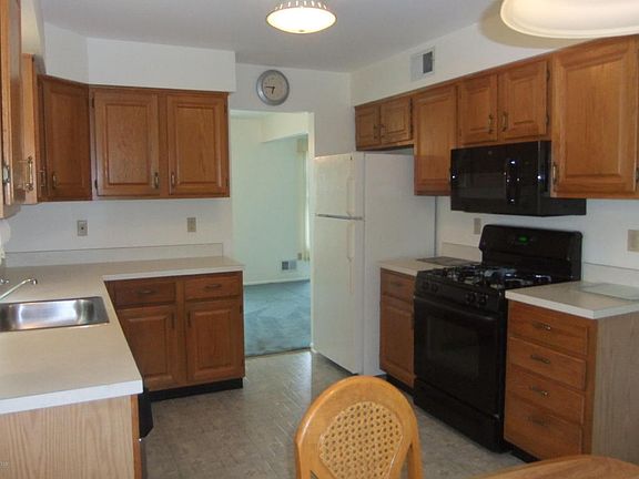 2nd image of 181 Victoria Ct