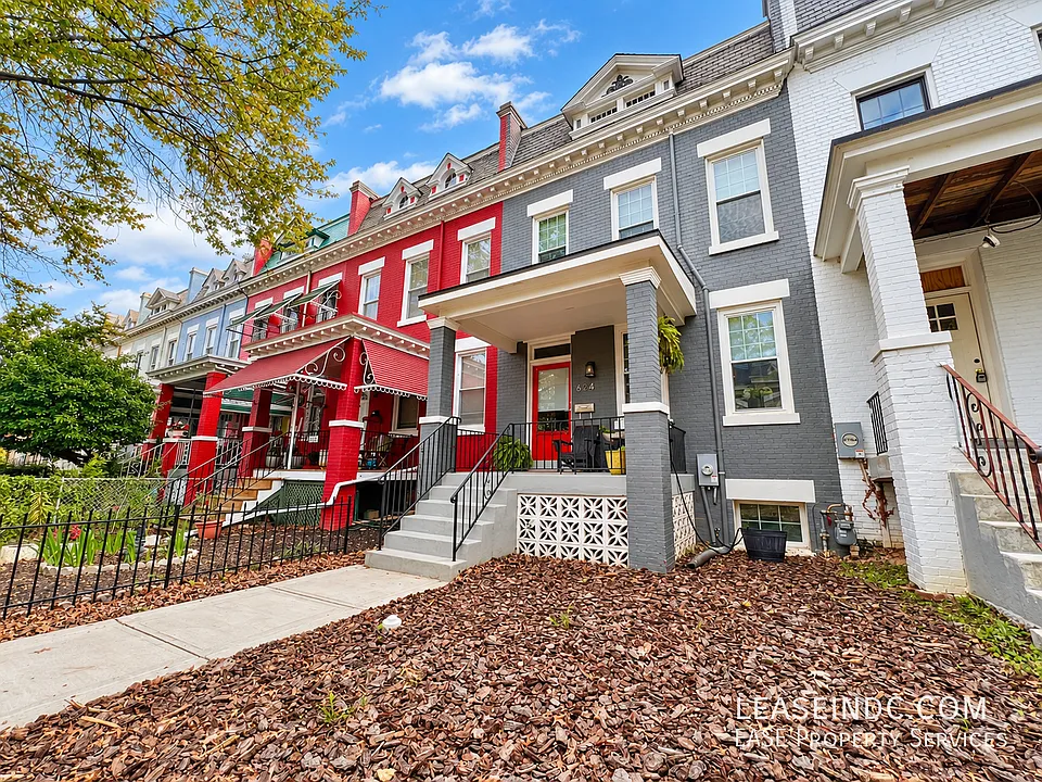 624 Lamont St NW