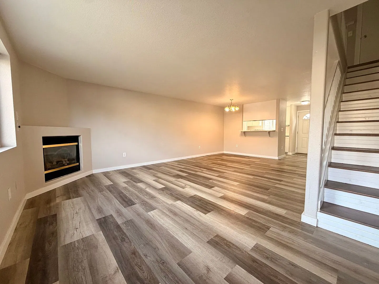 Check Out This Recently Upgraded Townhome In Sw Redmond! — Photo 2