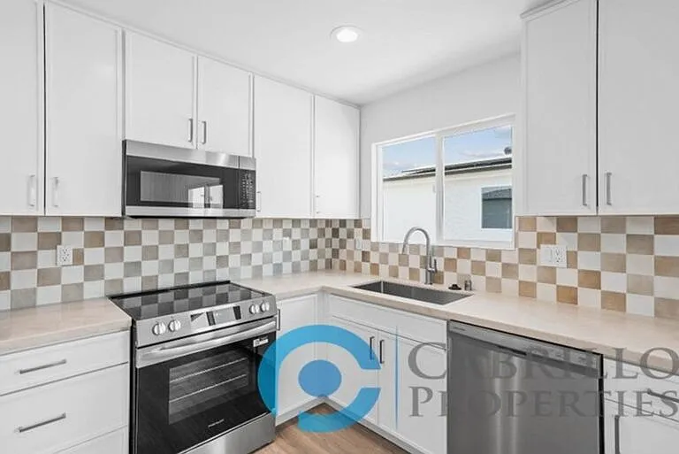 3064 46th St — Photo 8