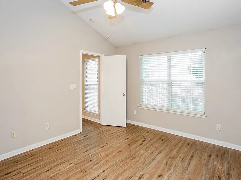 10342 Battle Ct — Photo 9