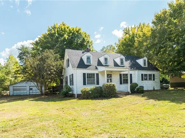 2136 Courtney Huntsville Rd, Yadkinville, NC 27055