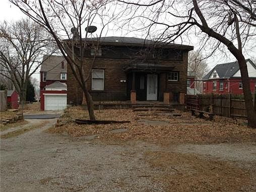 1st image of 2855 E 6th St