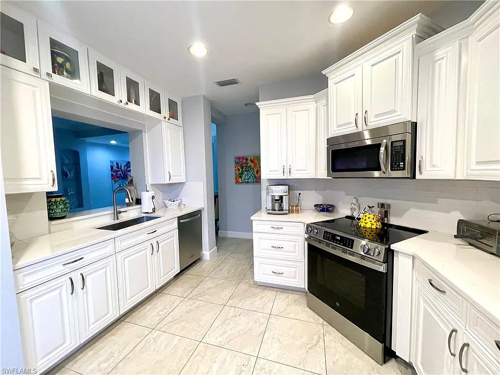 3 bed, 2.5 bath, 2060 sqft, $7,500 — Photo 3