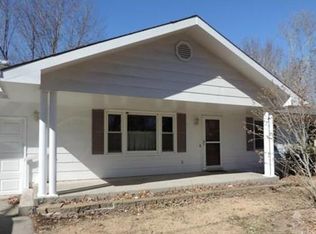 120 Lakeview Dr, Lexington, MO 64067