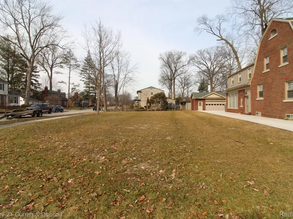 24400 Rockford St, Dearborn, MI 48124