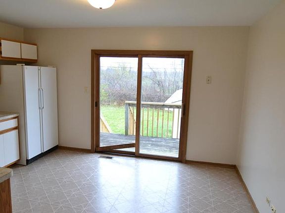 3rd image of 2107 Tamarack Dr