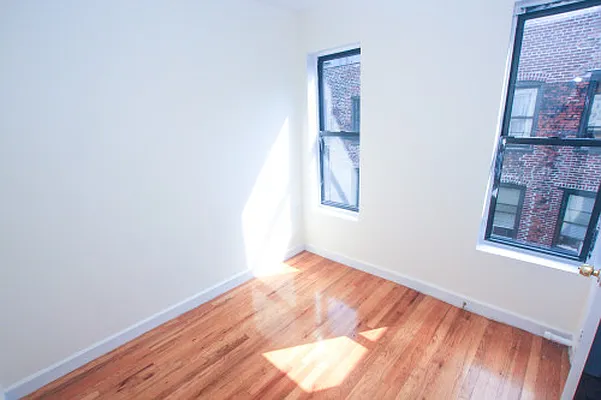 Rented by Jonis Realty | media 8