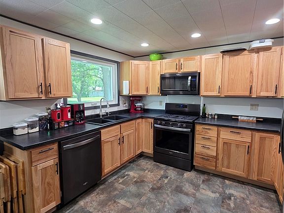 5th image of 301 W Hawthorne Dr