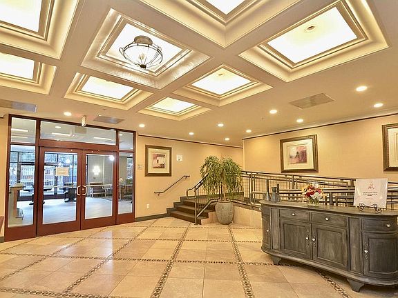 4th image of 1201 N Garfield St APT 316