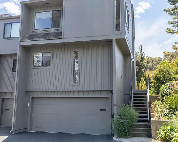 996 Silverado Ct — Photo 1