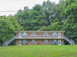 1136 Law Rd, Louisville, TN 37777