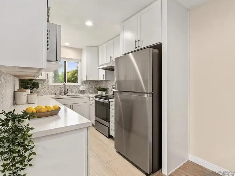 7866 Camino Huerta — Photo 7
