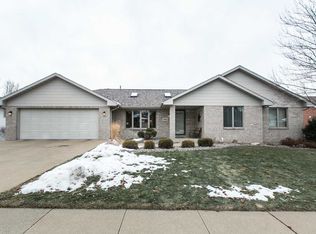4642 Camelot Dr, Dubuque, IA 52002