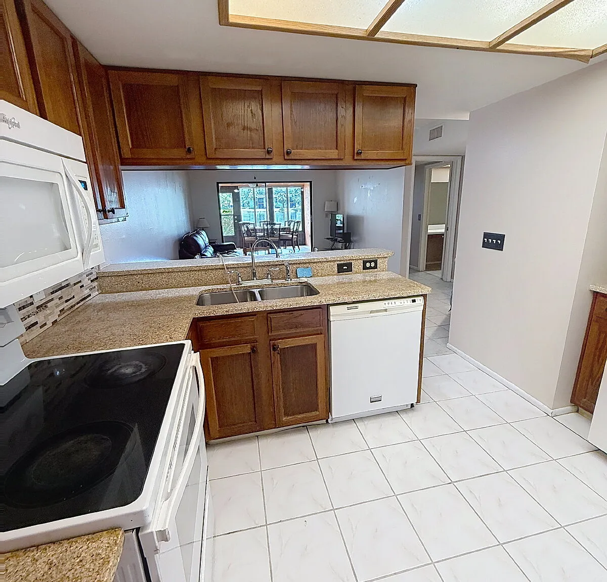 217 Woodlake Wynde, Oldsmar, FL 34677 — Photo 3