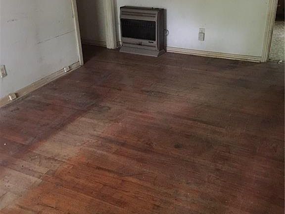 5th image of 1149 Lonsdale Ave