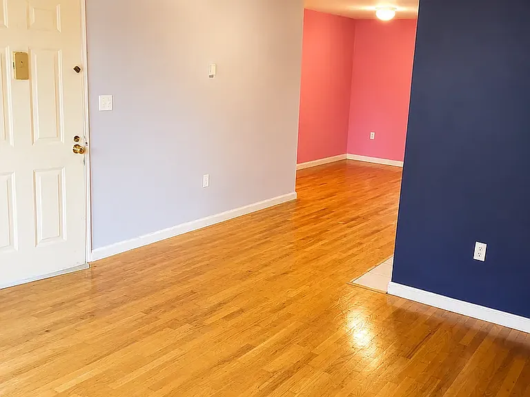 302 Hart St #3 — Photo 3