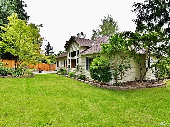 Amazingly spacious and private Backyard