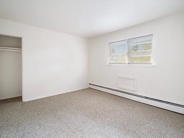 Forest Park Gardens Apartments — Photo 14
