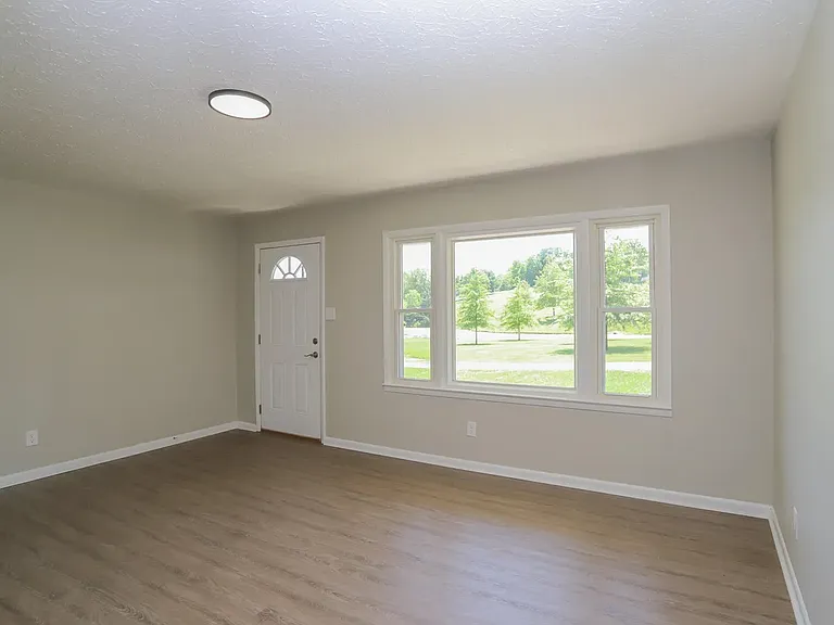 309 Martin Ct — Photo 16