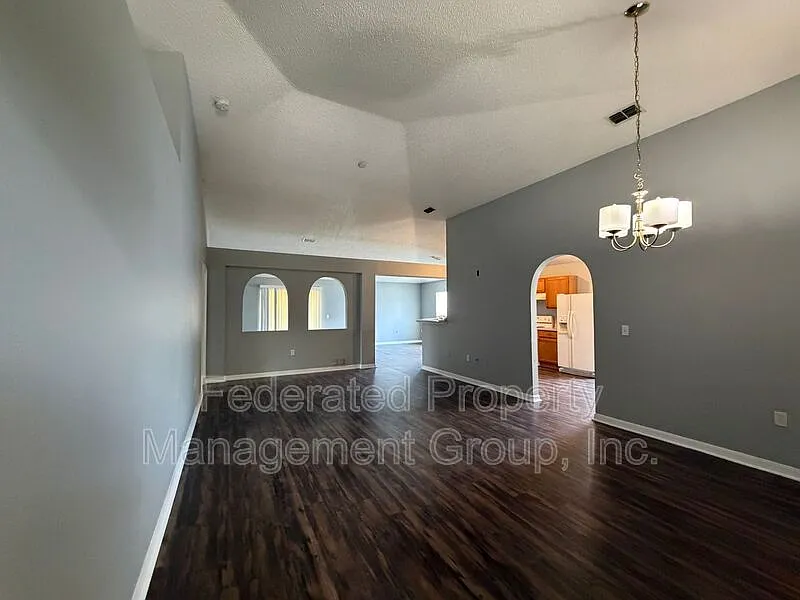 3 bed, 2.0 bath, 1874 sqft, $1,775 — Photo 3