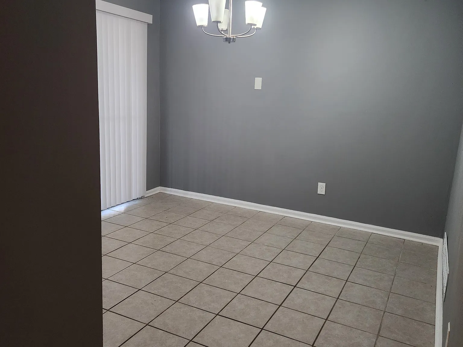 4 bed, 1525 sqft, $2,200 — Photo 3