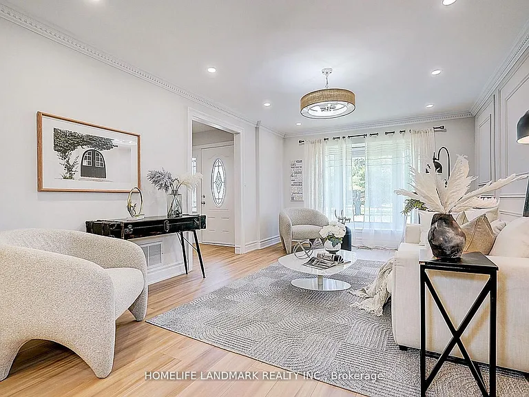 20573 Yonge St — Photo 10