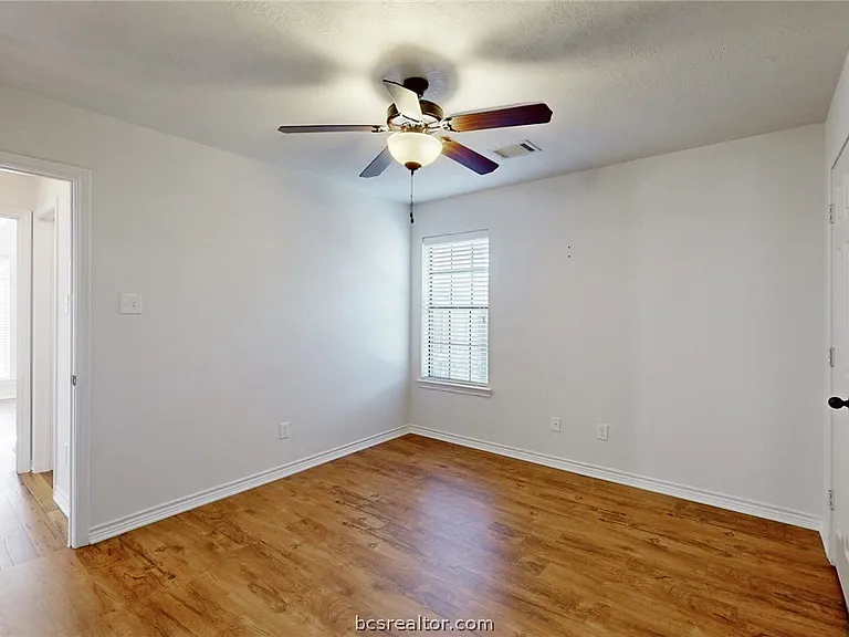 1101 Pamplin Ct — Photo 8