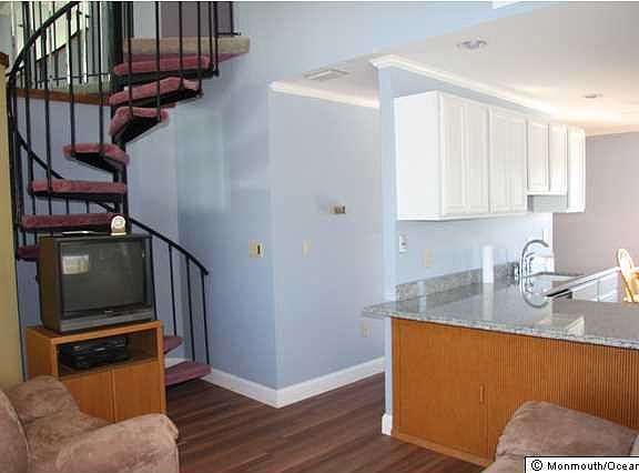 5th image of 1919 Bay Blvd Unit B29-b29f