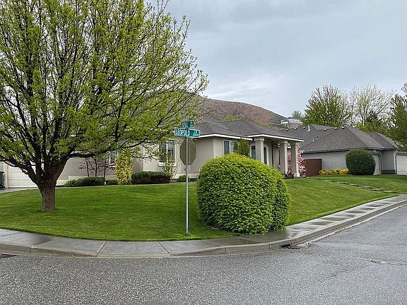 2nd image of 2875 Leopold Ln