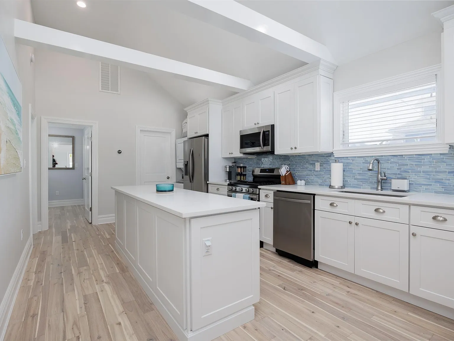3 bed, 1680 sqft, $4,750 — Photo 3