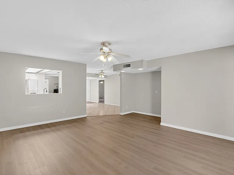 517 W Duke Dr — Photo 6