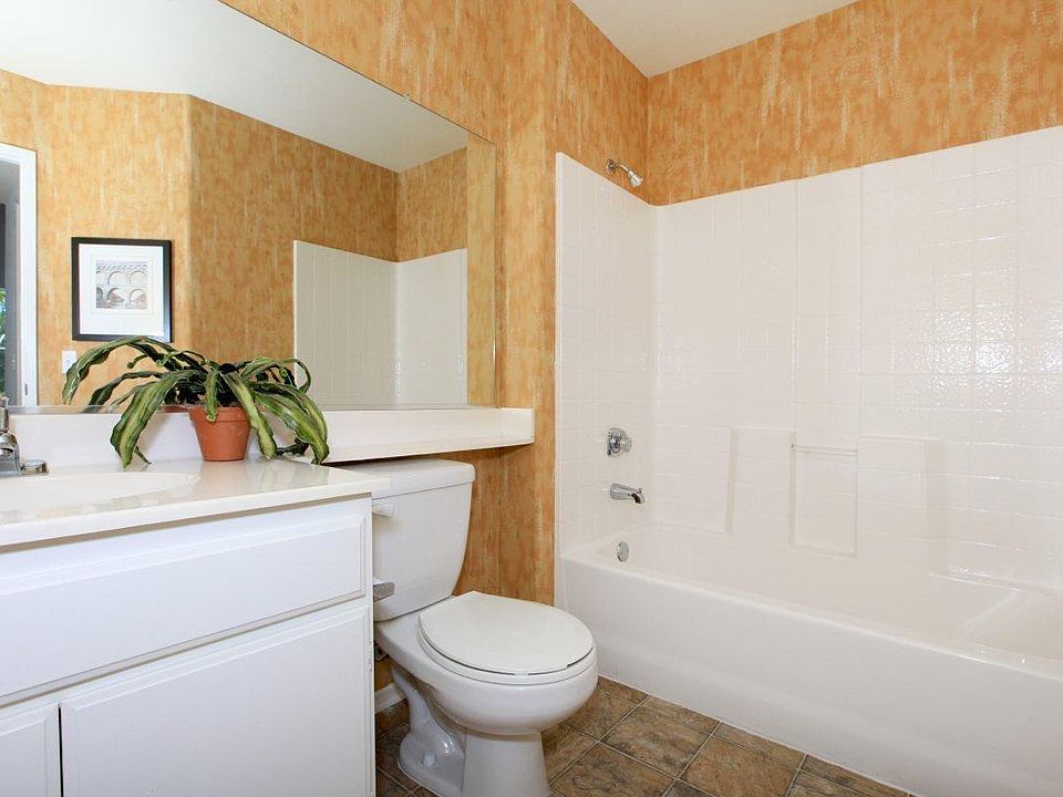 1st image of 18078 Annes Cir Unit 204