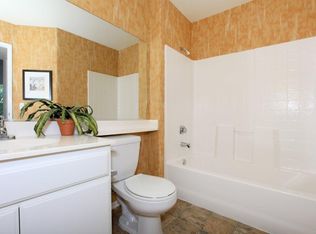 18078 Annes Cir UNIT 204, Canyon Country, CA 91387