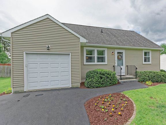 3rd image of 13 Woodridge St