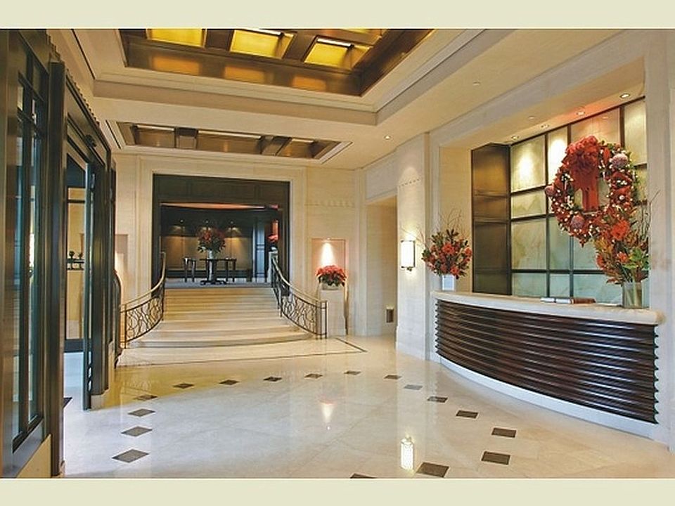 1st image of 240 Riverside Blvd #Ph2b