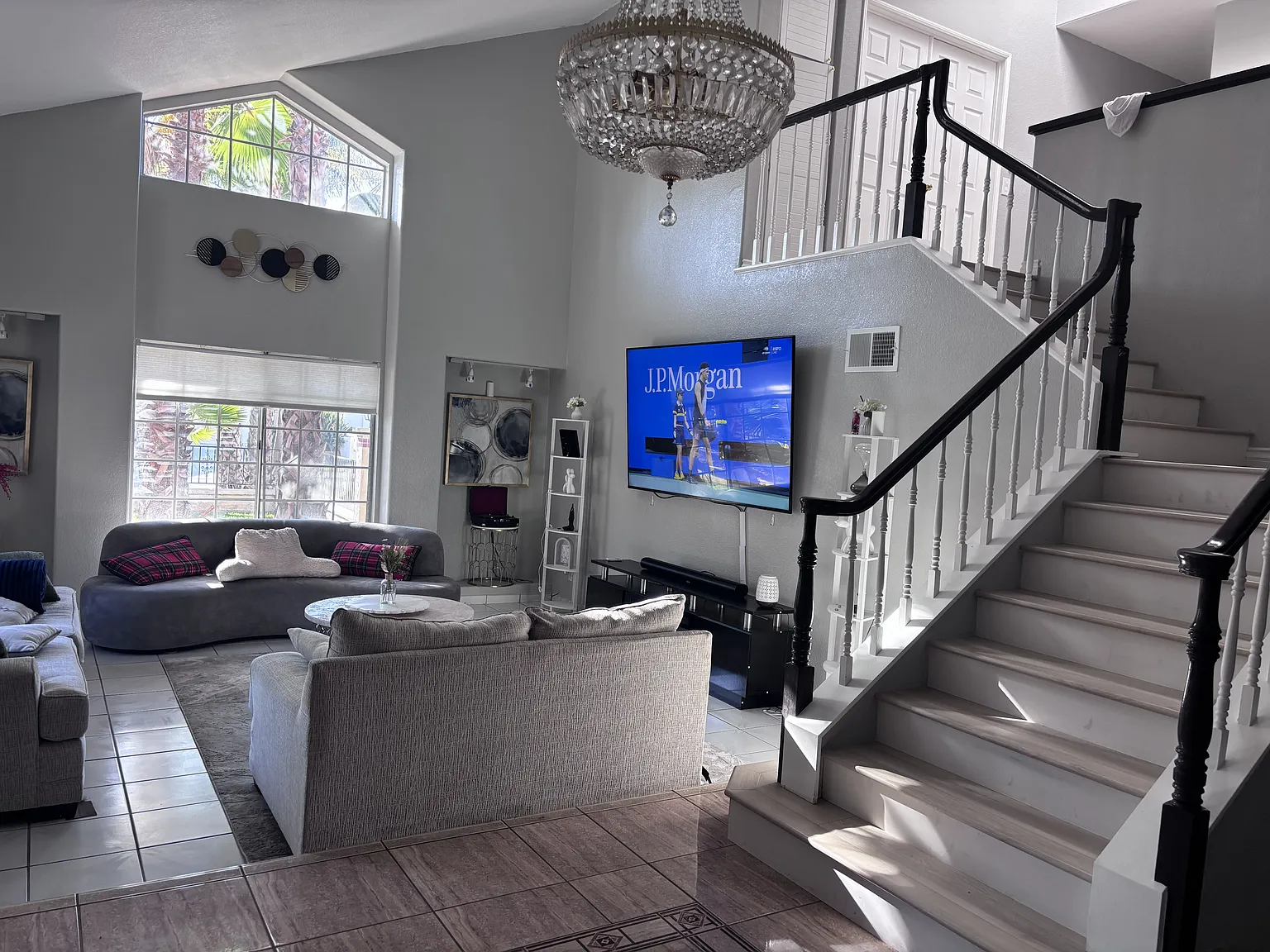 4 bed, 2.5 bath, 2608 sqft, $6,300 — Photo 1