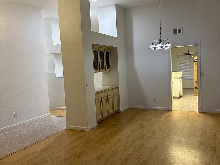900 Quate Ct — Photo 3