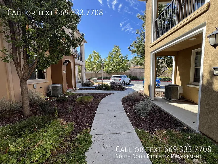 2762 Ferrara Cir — Photo 5