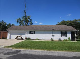 608 E Carpenter St, Jerseyville, IL 62052