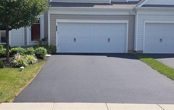 2nd image of 205 Sills Ln