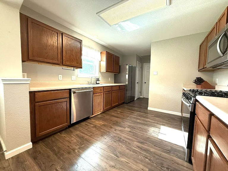 202 Paige Bnd — Photo 5