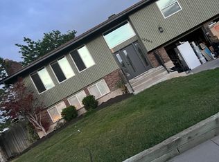 10543 S Weeping Willow Dr, Sandy, UT 84070