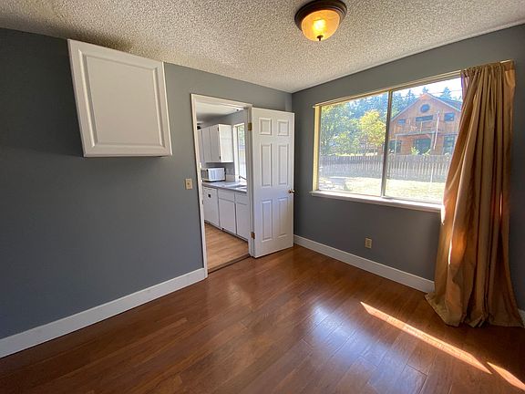 4th image of 255 Price St
