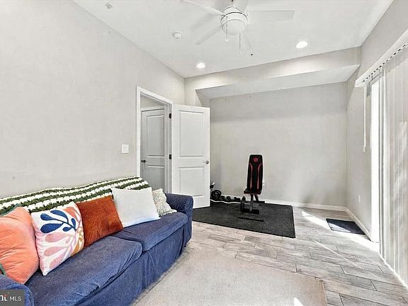 5th image of 602 W Jefferson St