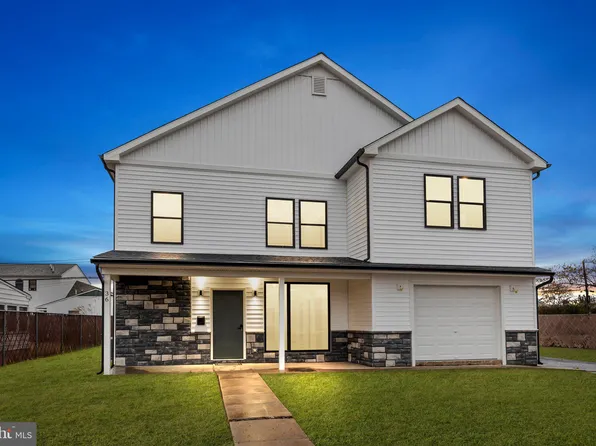 36 Pear Tree Ln, Levittown, PA 19054